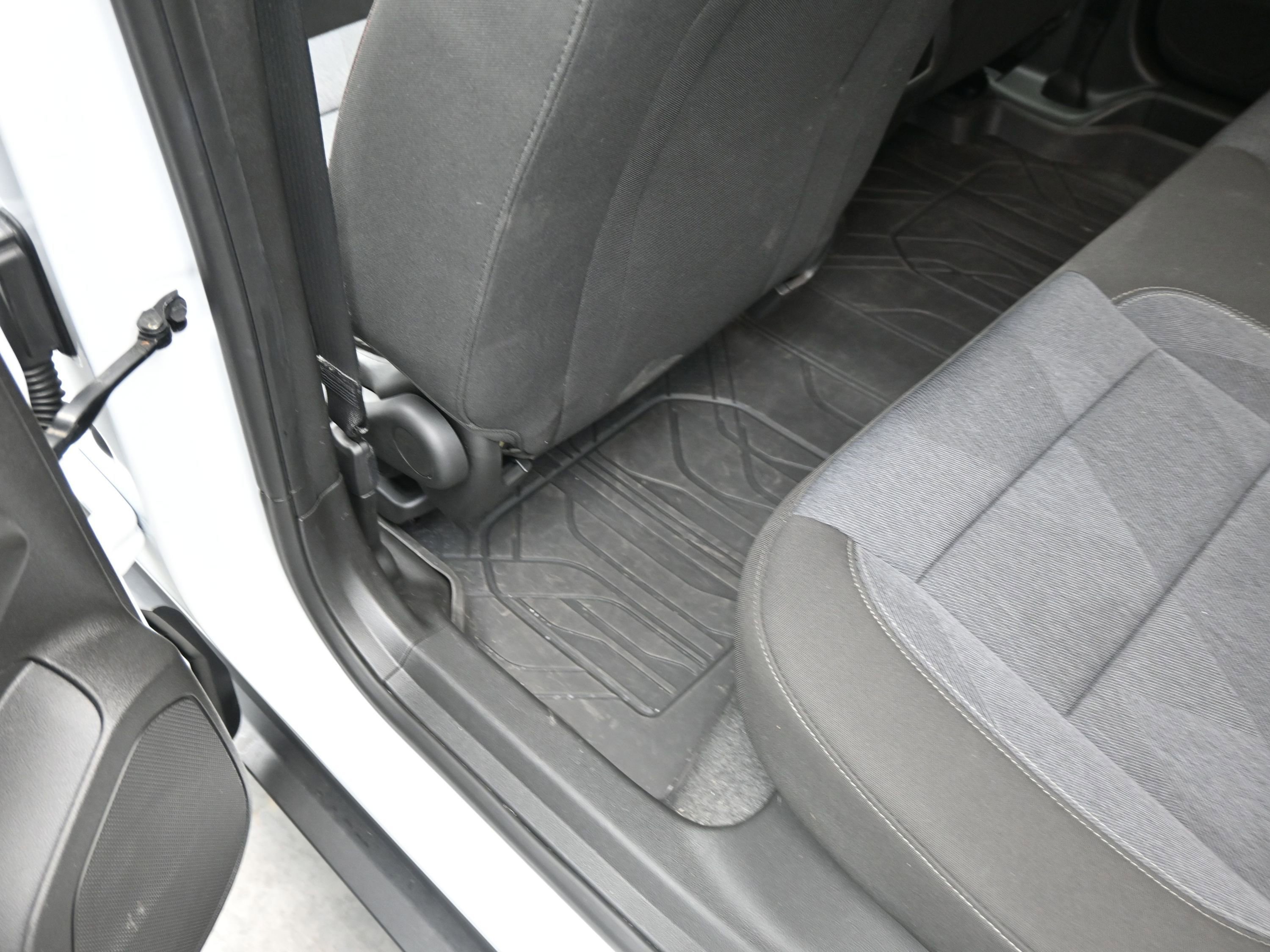 Used 2024 Chevrolet Trax RS w/ Sunroof Package image 18