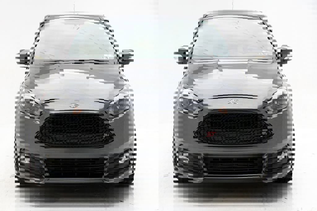 Used 2018 Ford Focus ST w/ Equipment Group 402A image 5