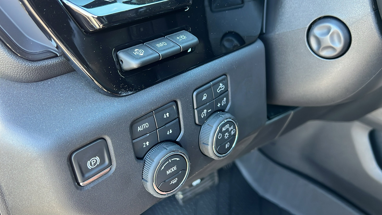 New 2026 Chevrolet Silverado 1500 ZR2 image 32