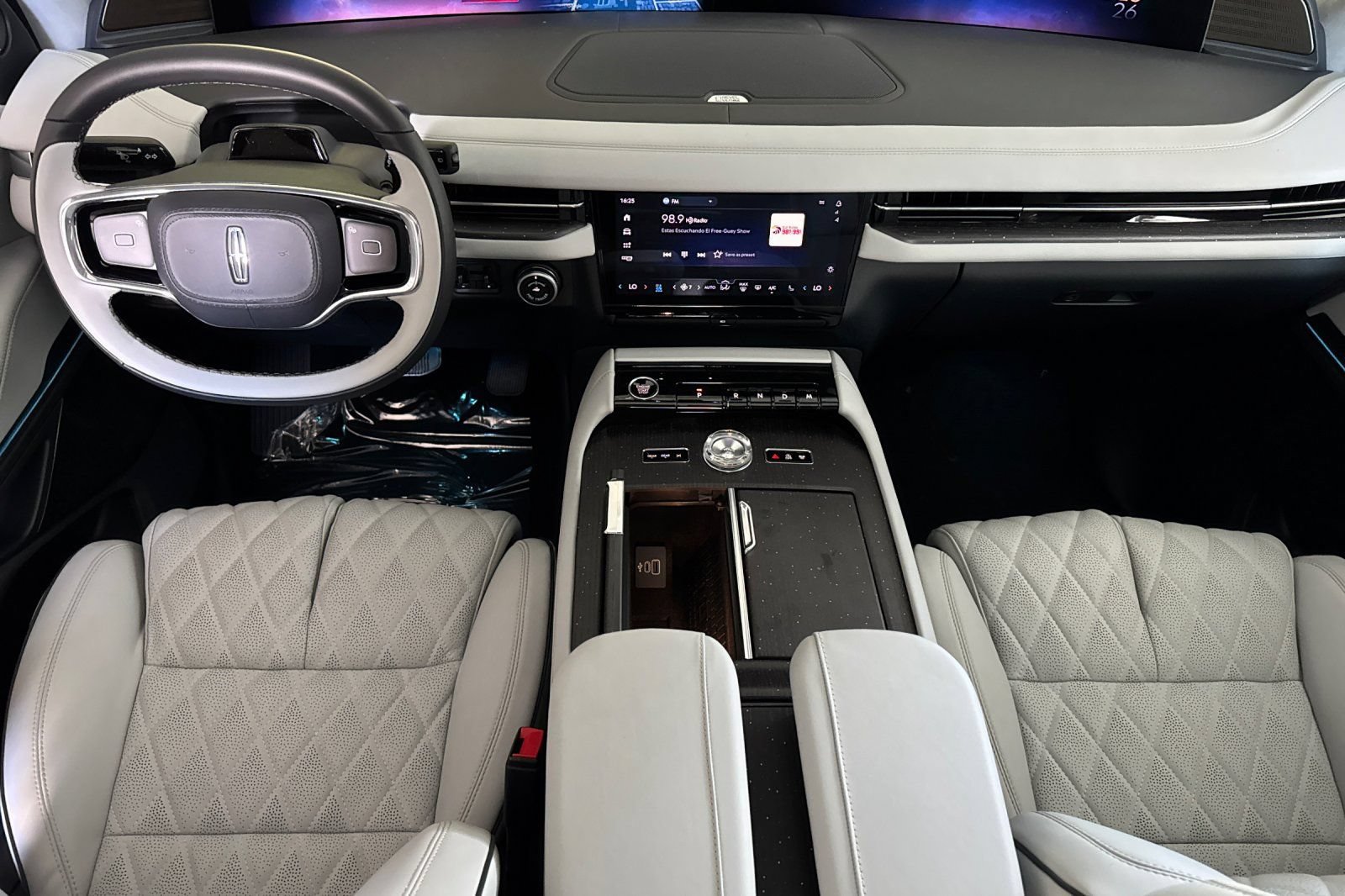 New 2026 Lincoln Navigator L Black Label AWD/4WD image 10