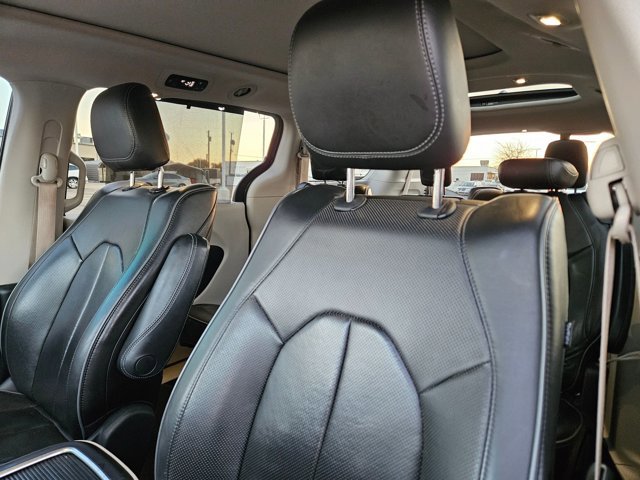 Used 2020 Chrysler Pacifica Limited w/ Advanced Safetytec Group image 9