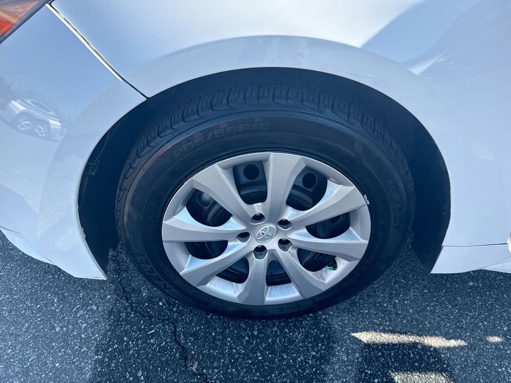 Used 2024 Toyota Corolla LE image 29