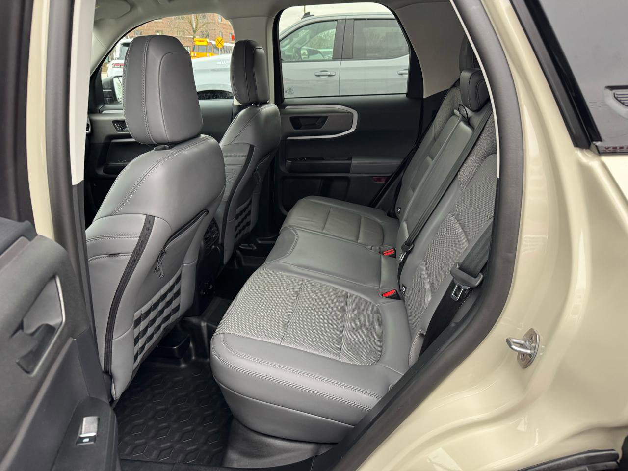 Used 2025 Ford Bronco Sport Badlands image 9