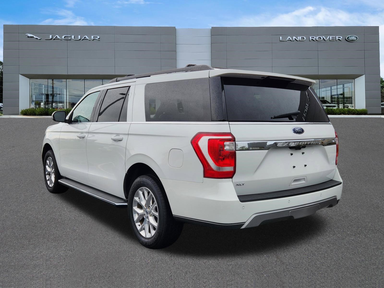 Used 2021 Ford Expedition Max XLT RWD image 3