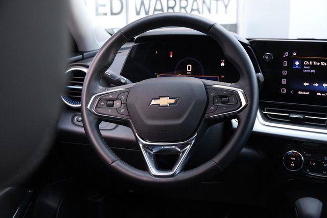 Used 2025 Chevrolet Trax LT w/ LT Convenience Package FWD image 23