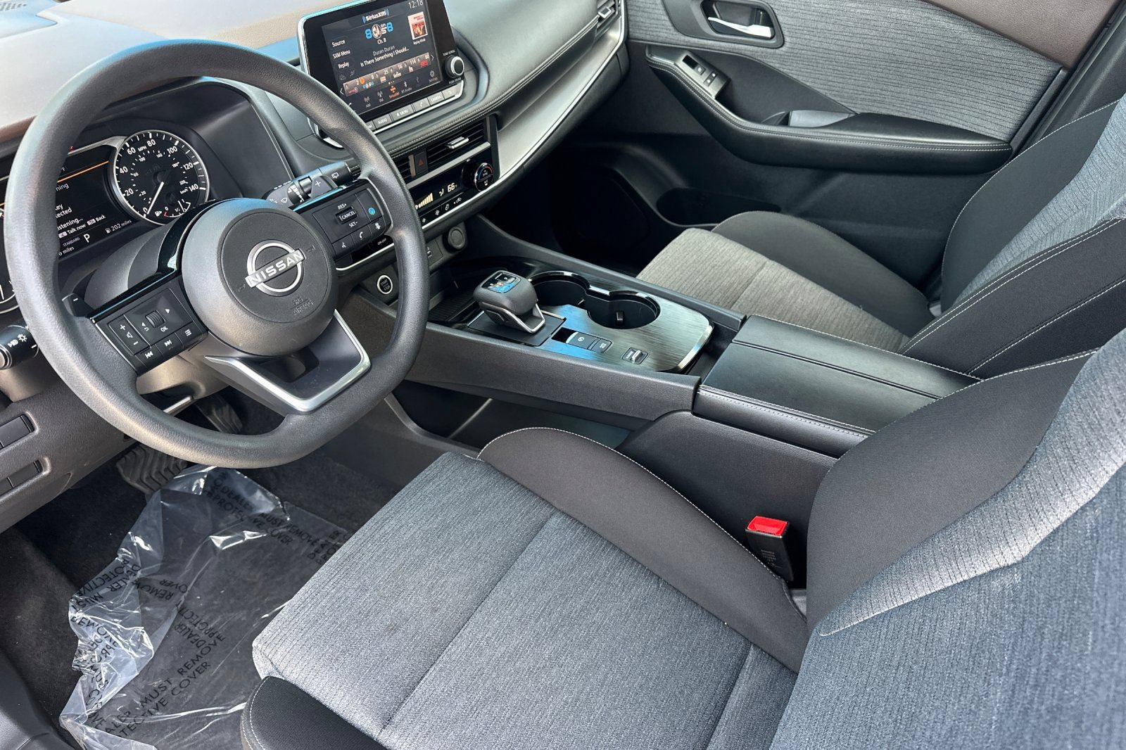 Used 2023 Nissan Rogue SV FWD image 9