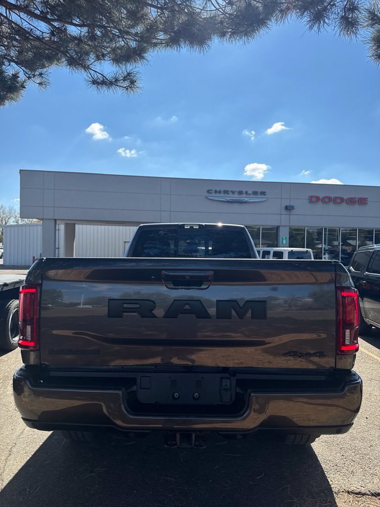 Used 2025 RAM 3500 Laramie AWD/4WD image 3