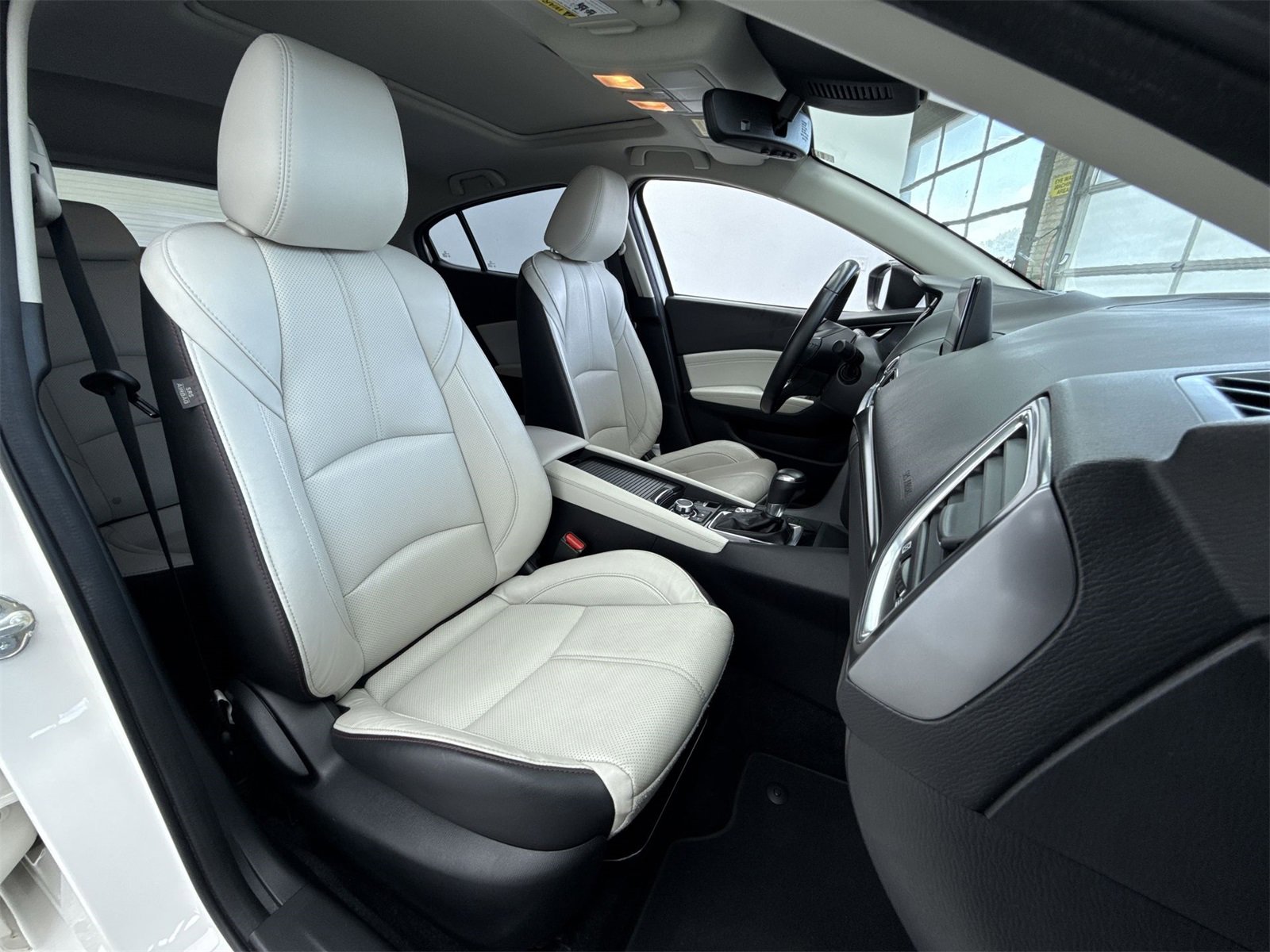 Used 2018 MAZDA MAZDA3 Grand Touring image 13