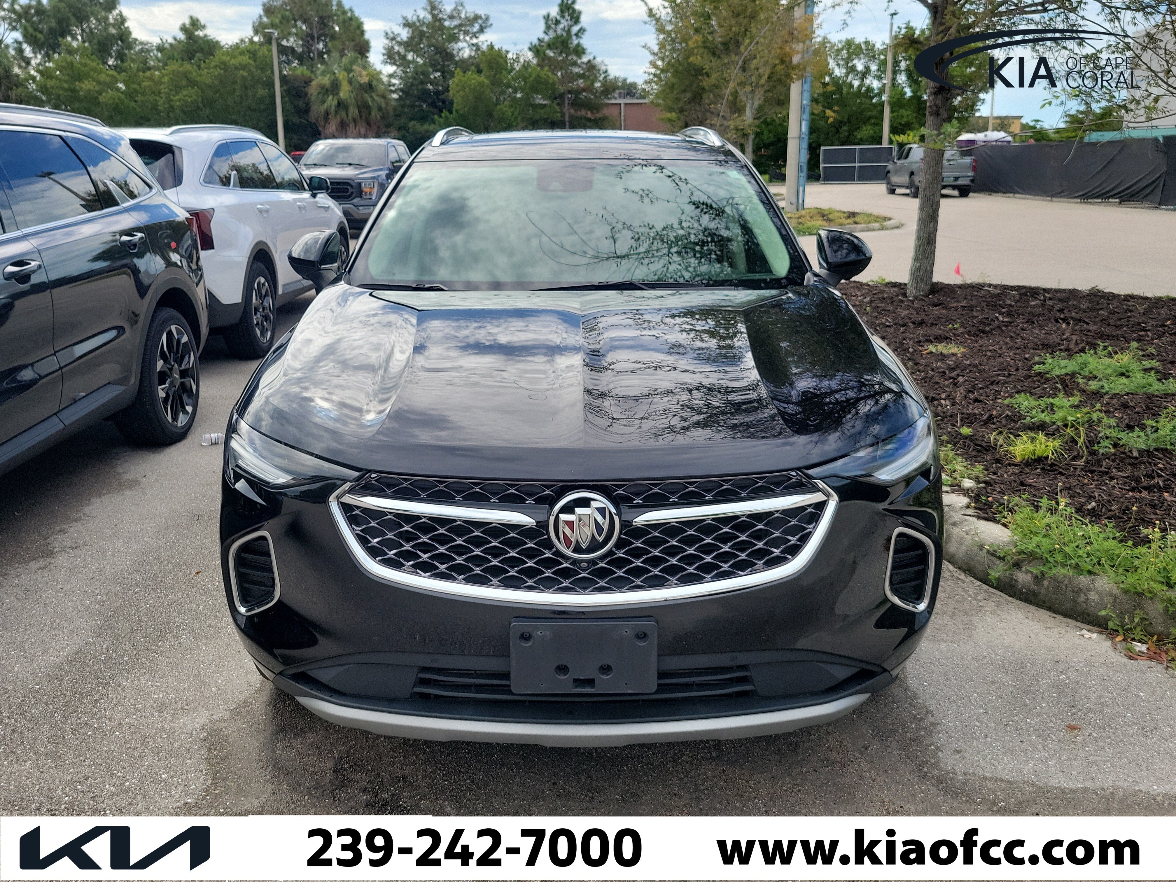 Used 2023 Buick Envision Avenir FWD image 2