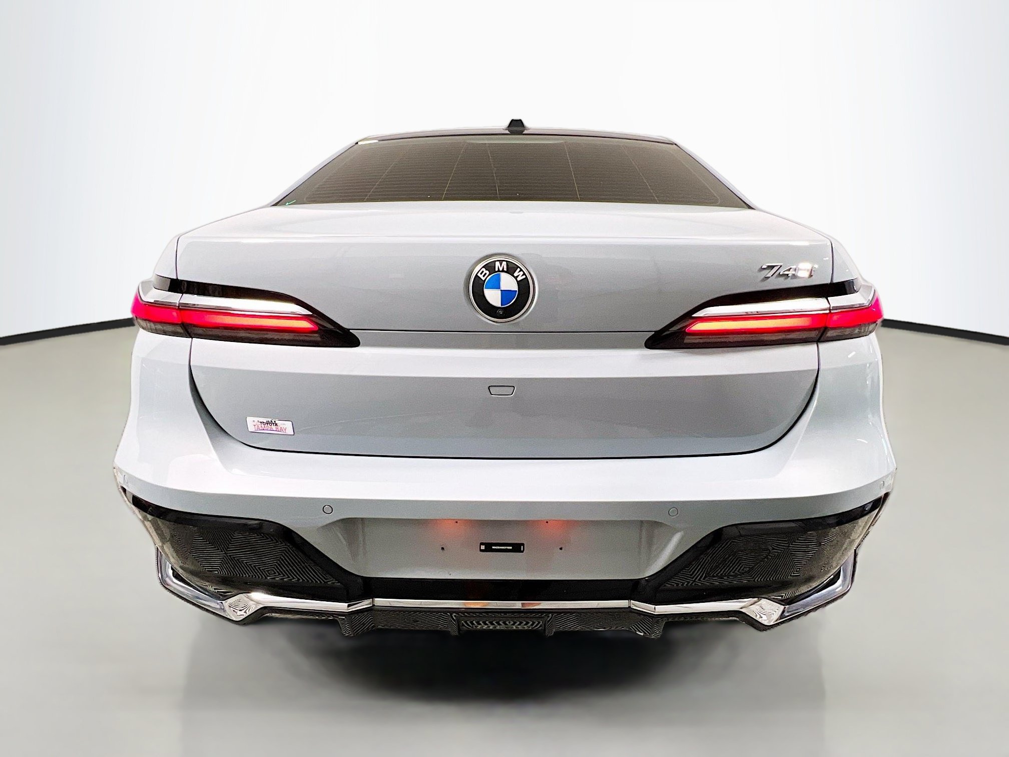 Used 2024 BMW 740i RWD image 6