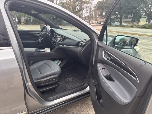 Used 2024 Buick Enclave Essence w/ Experience Buick Package image 5