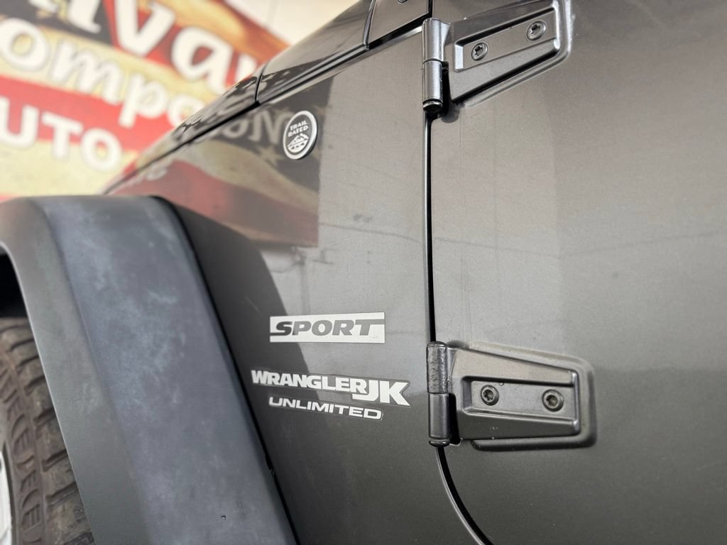 Used 2018 Jeep Wrangler Unlimited Sport S AWD/4WD image 15
