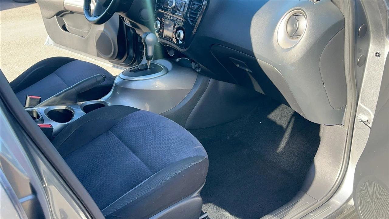 Used 2013 Nissan Juke SV AWD/4WD image 35