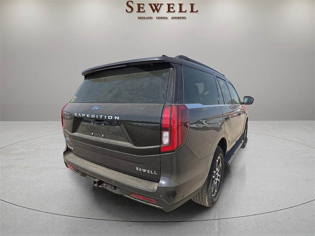 New 2025 Ford Expedition Active image 4