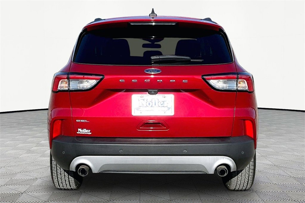 Used 2022 Ford Escape SEL w/ Technology Package image 4