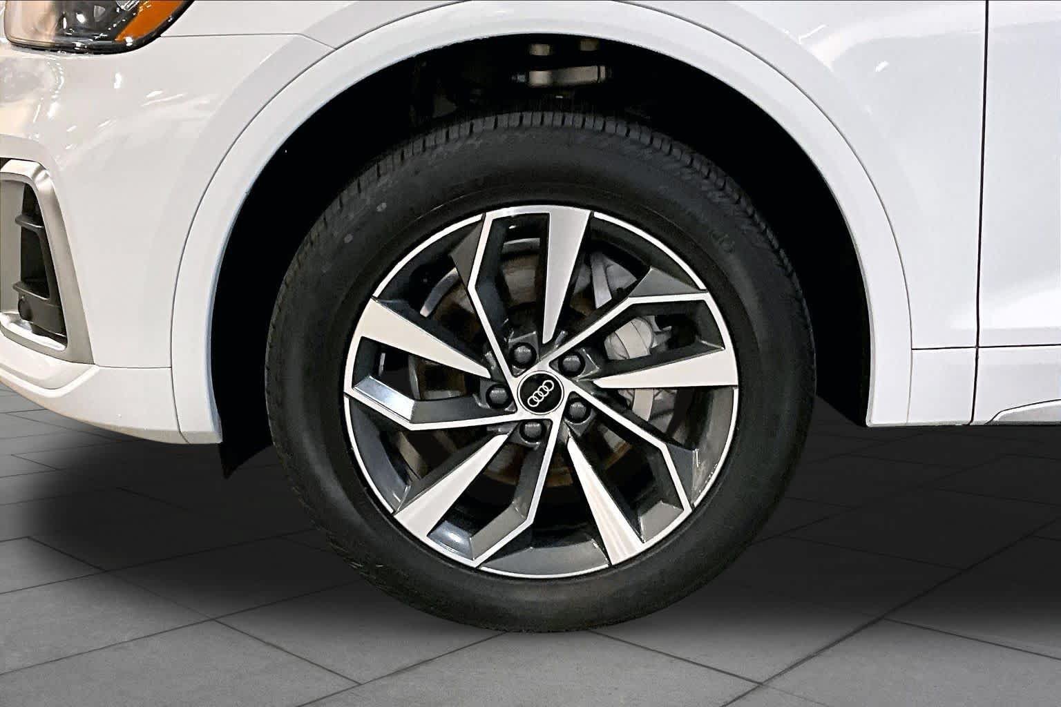 Certified 2024 Audi Q5 2.0T Premium Plus AWD/4WD image 11