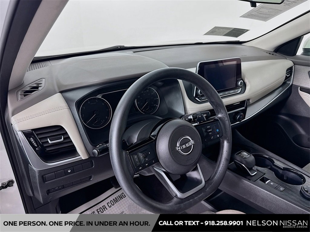 Used 2022 Nissan Rogue SV image 9