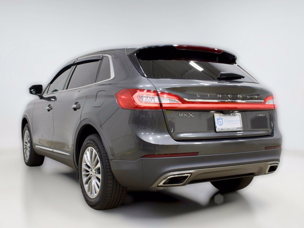 Used 2018 Lincoln MKX Select w/ Select Plus Package AWD/4WD image 18