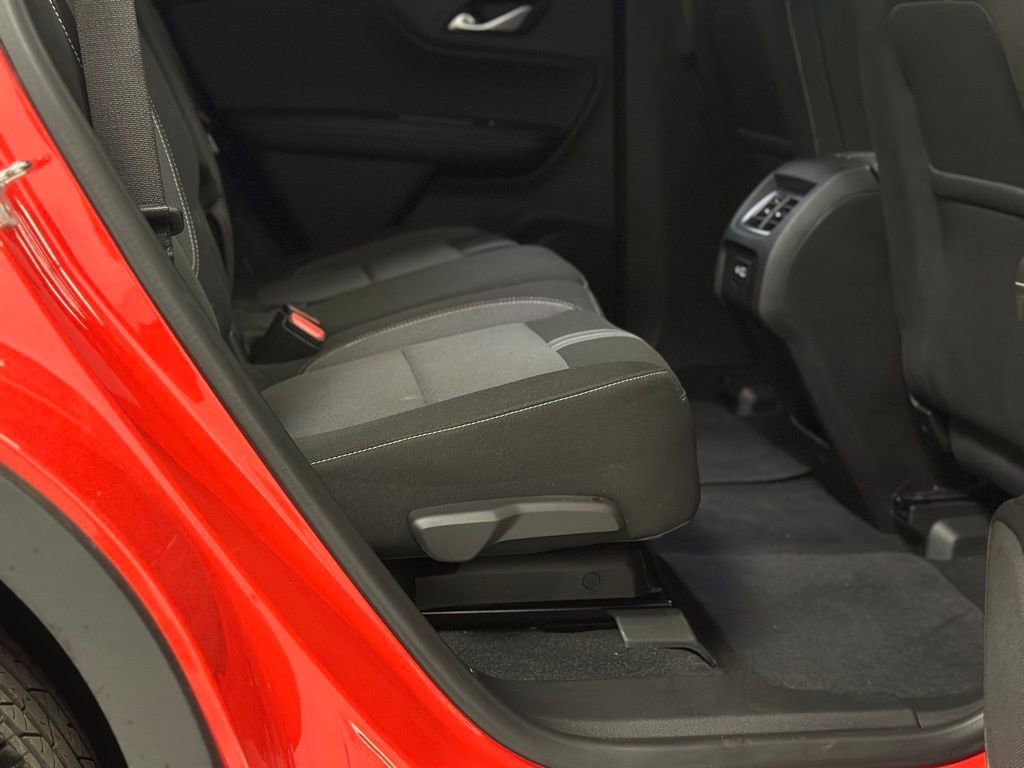 Used 2025 Chevrolet Blazer LT image 23
