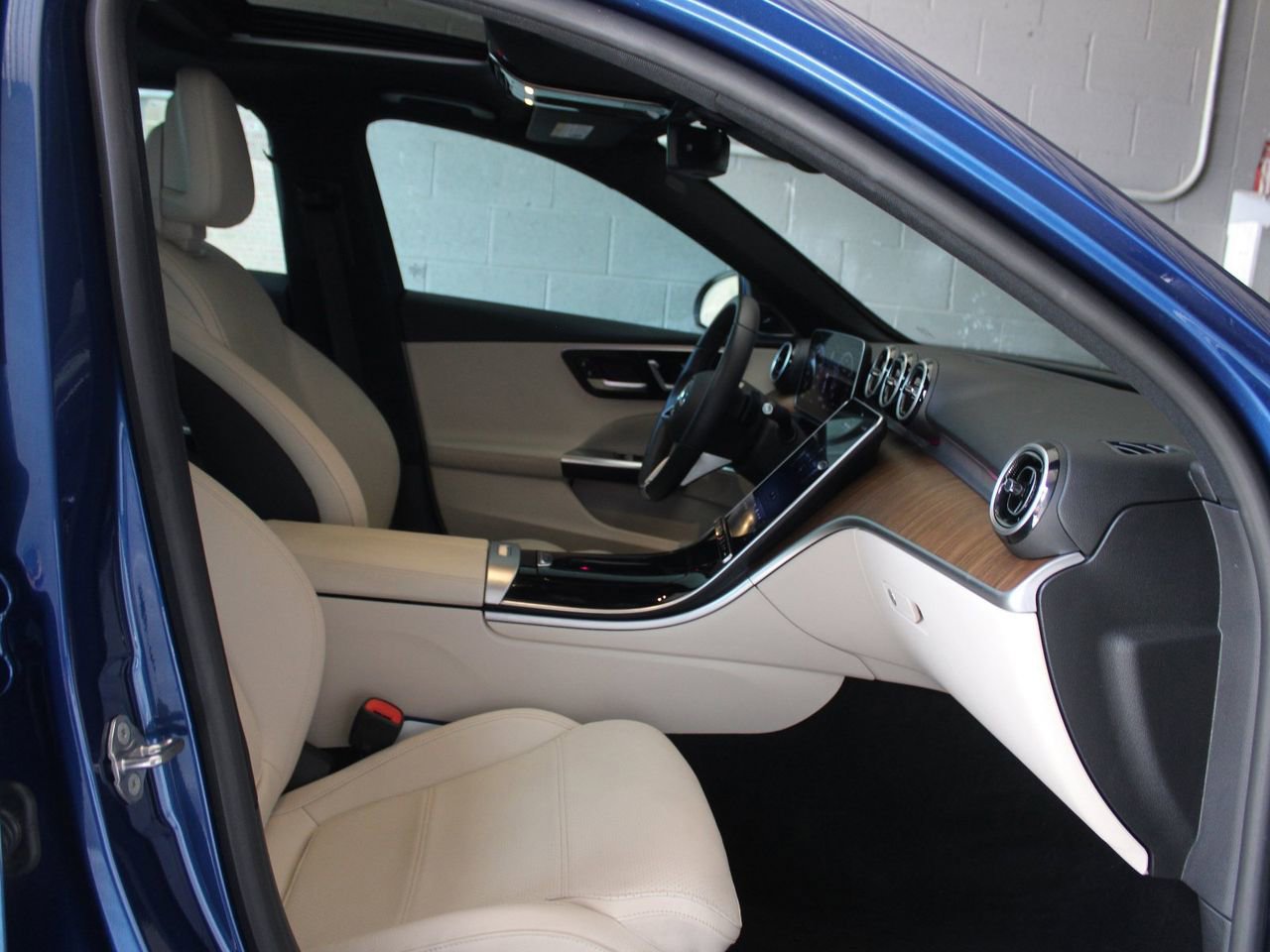 Used 2023 Mercedes-Benz C 300 Sedan image 16