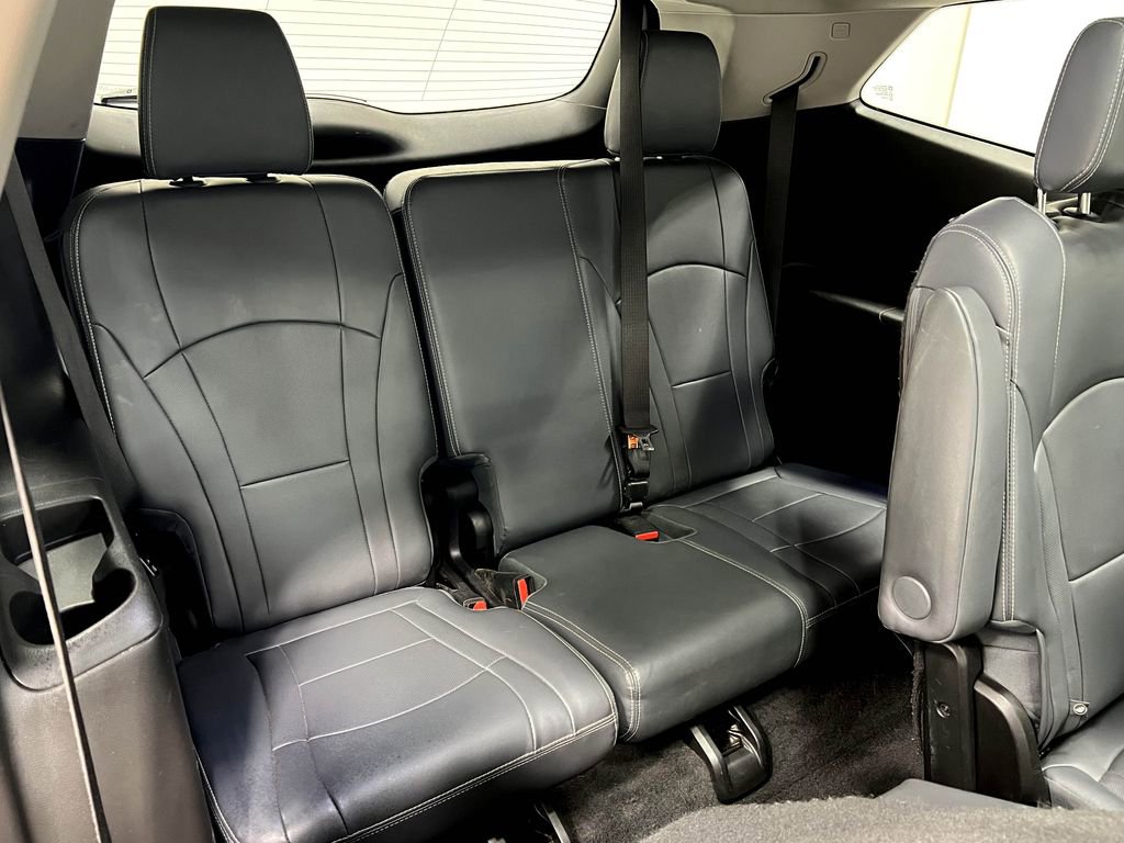 Used 2018 Buick Enclave Essence image 30