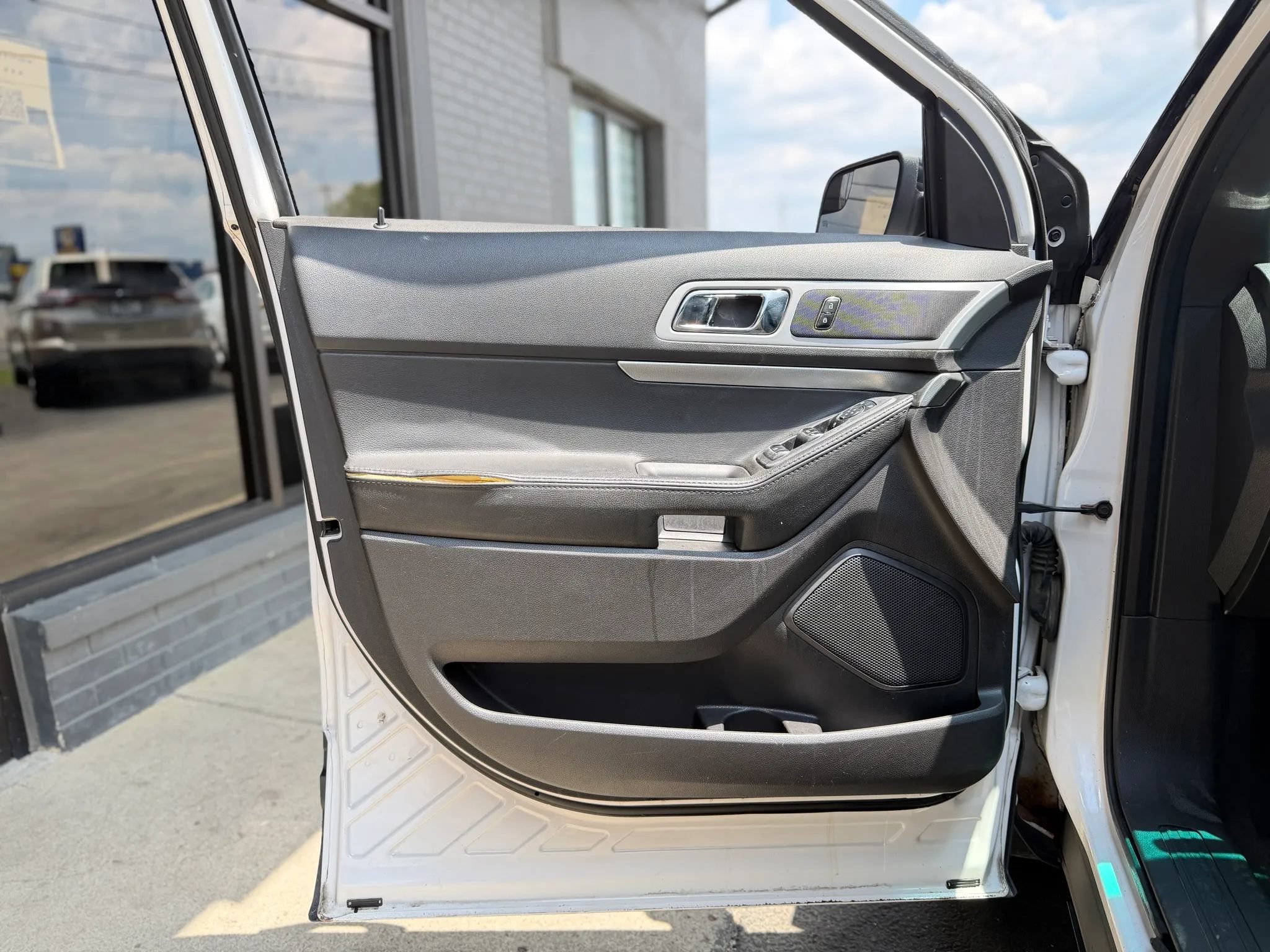 Used 2012 Ford Explorer XLT FWD image 9
