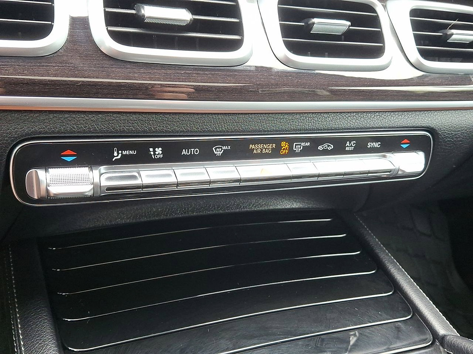 Used 2022 Mercedes-Benz GLE 350 4MATIC image 24
