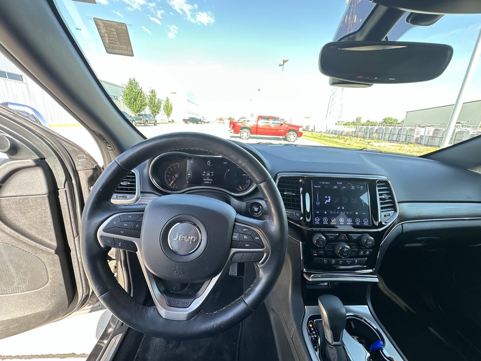 Used 2019 Jeep Grand Cherokee Limited AWD/4WD image 11