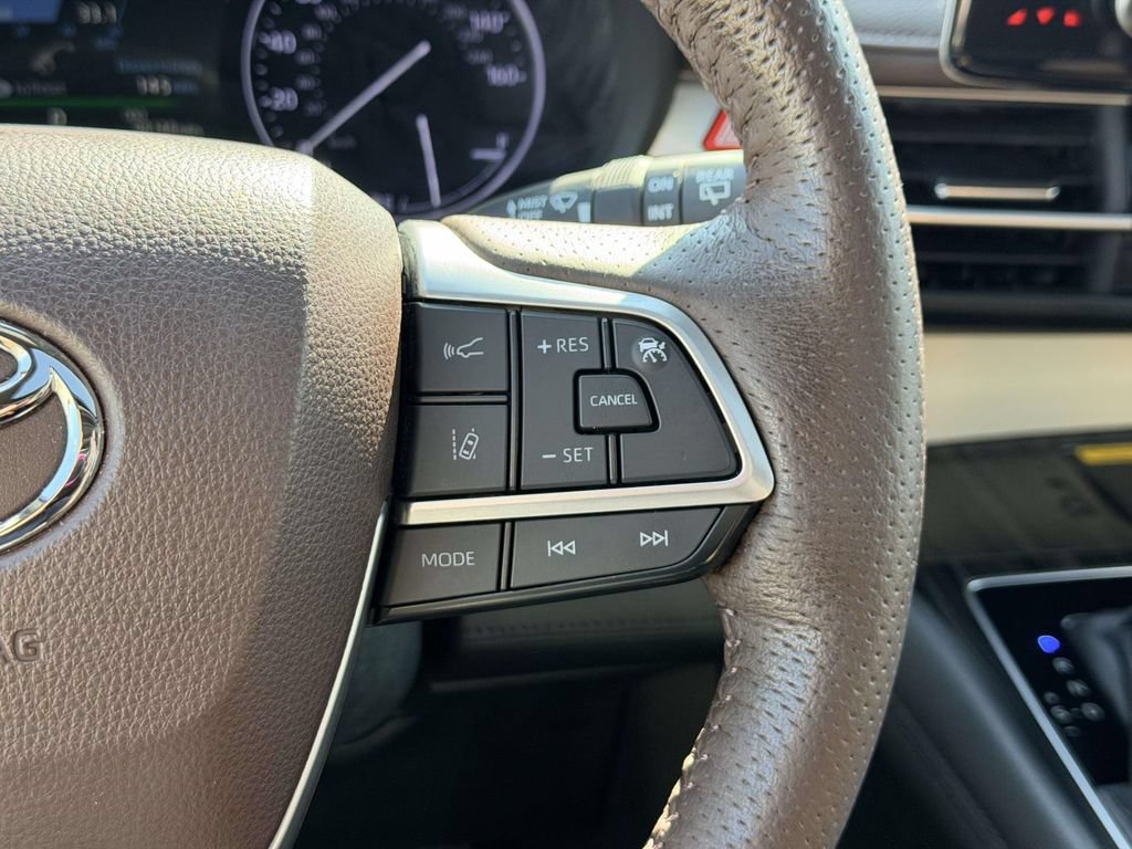 Certified 2021 Toyota Sienna Platinum AWD/4WD image 7