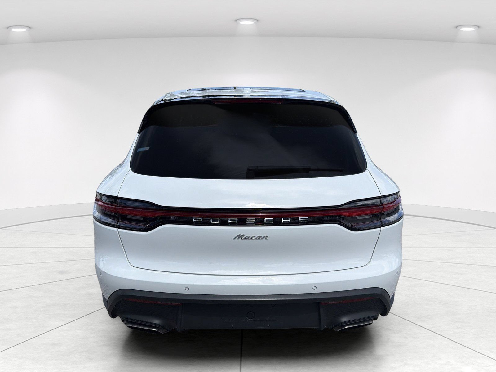 Used 2024 Porsche Macan AWD/4WD image 5