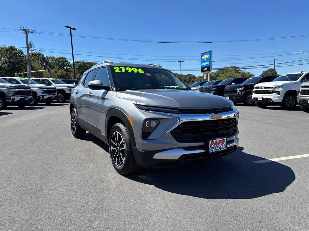 Used 2026 Chevrolet TrailBlazer LT w/ Convenience Package AWD/4WD image 2