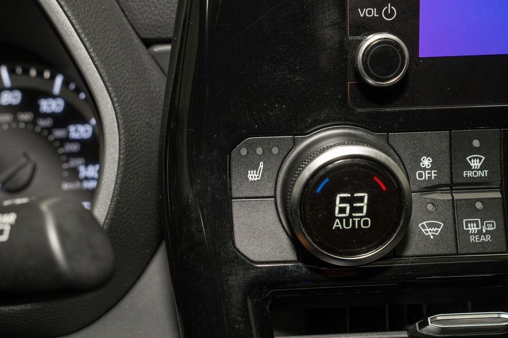 Used 2023 Toyota Highlander XLE image 17