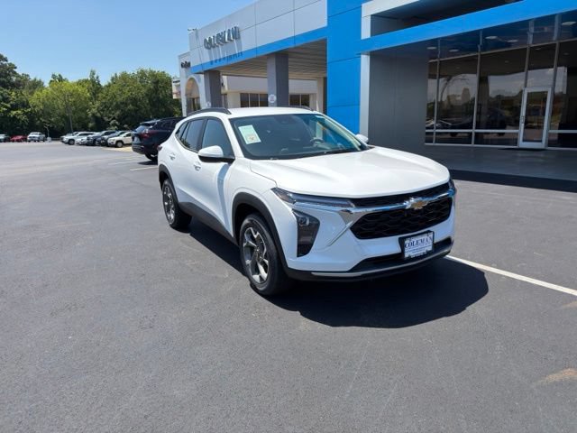 New 2026 Chevrolet Trax LT w/ LT Convenience Package FWD image 2