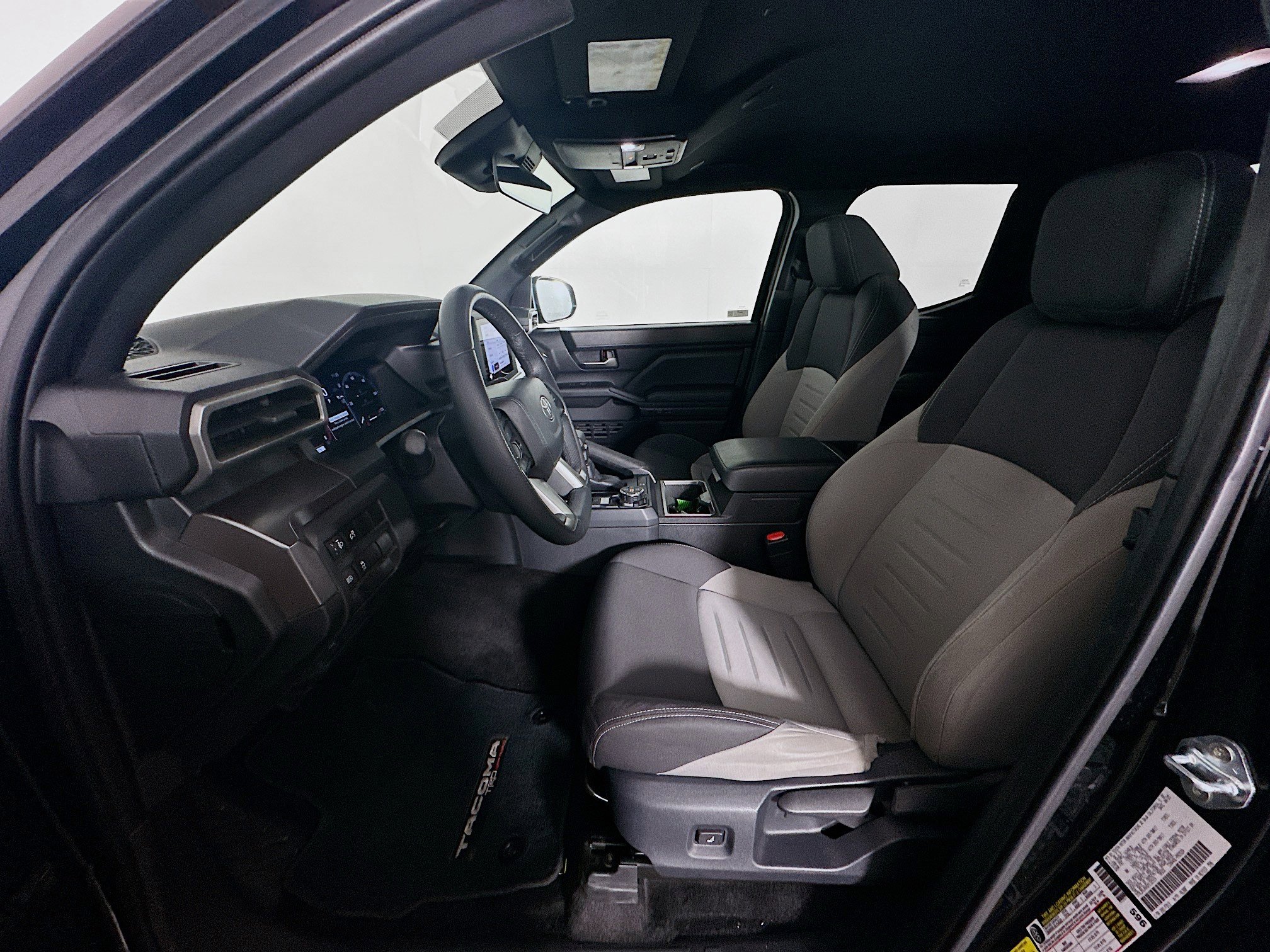 Used 2025 Toyota Tacoma TRD Off-Road AWD/4WD image 13