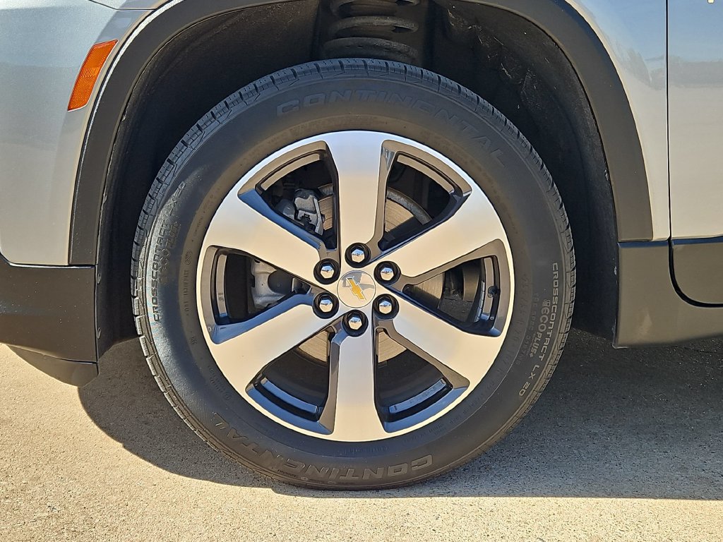 Used 2023 Chevrolet Traverse LT w/ LT Premium Package FWD image 13