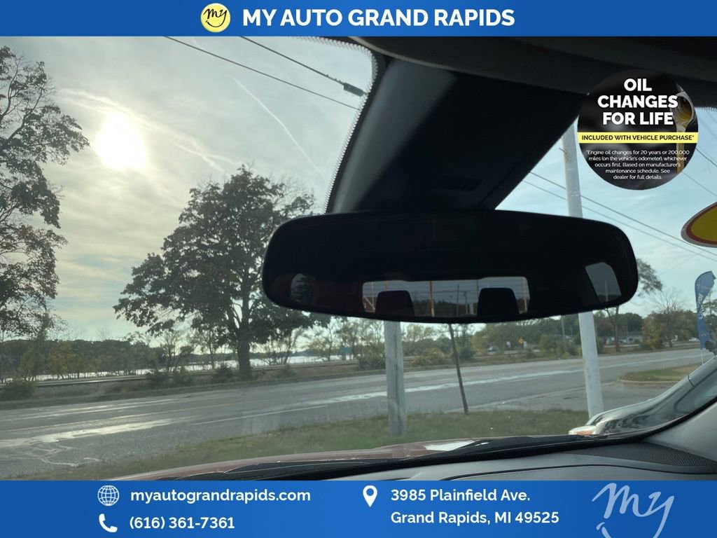 Used 2023 GMC Acadia SLE w/ Driver Convenience Package image 24