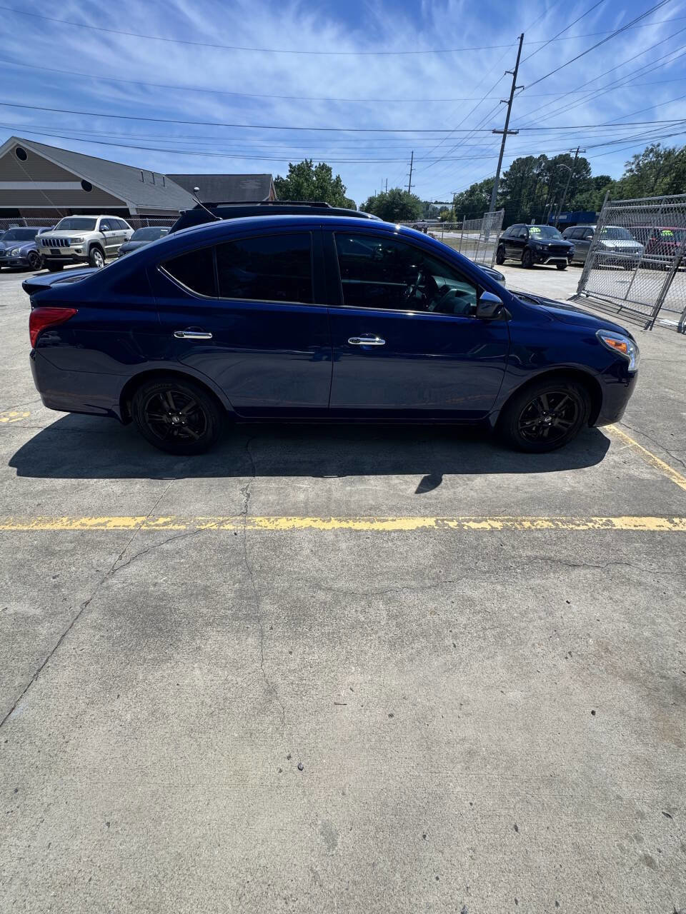 Used 2019 Nissan Versa SV image 7