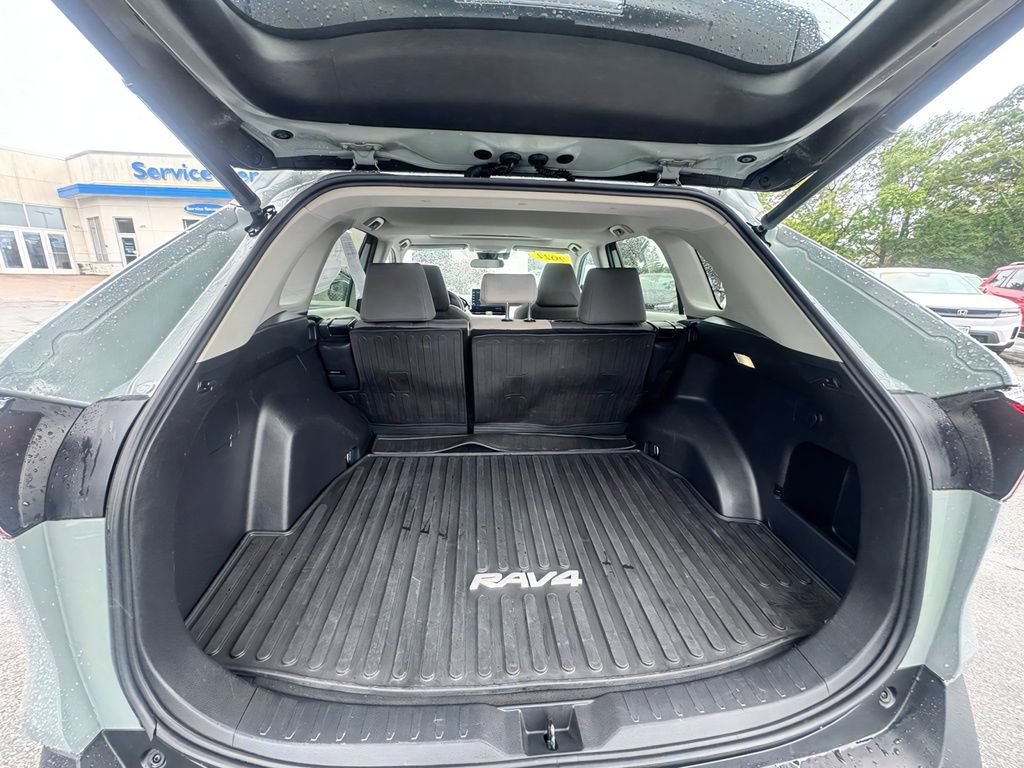 Used 2022 Toyota RAV4 XLE w/ Convenience Package AWD/4WD image 29