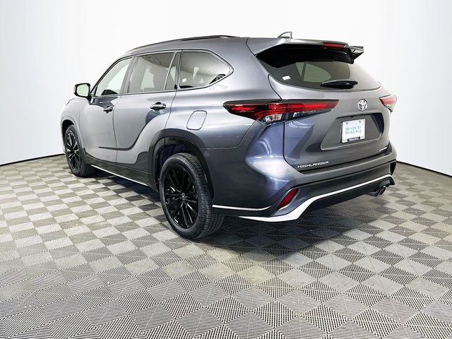 Certified 2025 Toyota Highlander XSE image 6