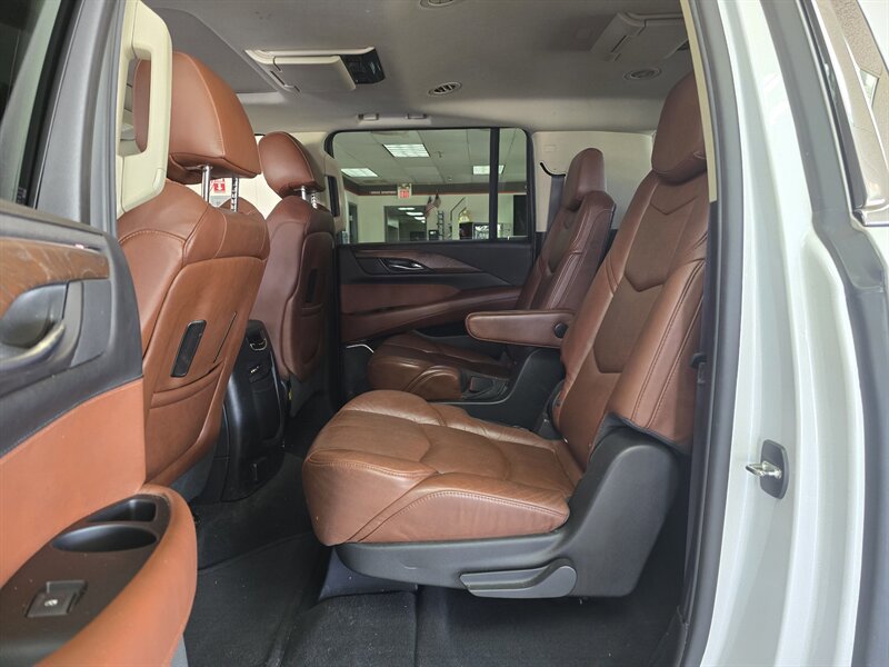 Used 2016 Cadillac Escalade ESV Premium AWD/4WD image 12