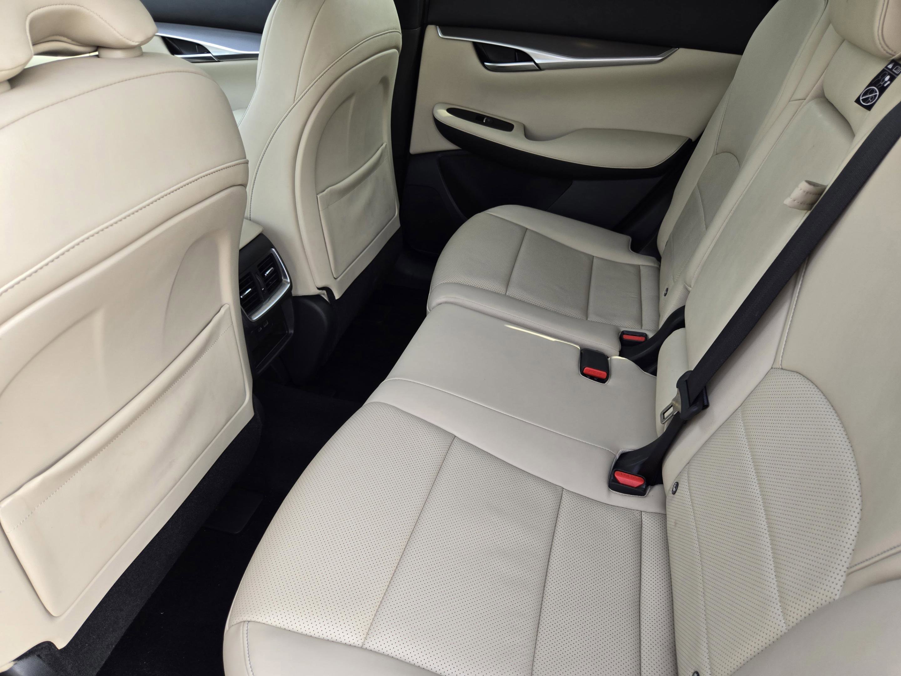 Used 2022 INFINITI QX50 Luxe AWD/4WD image 24