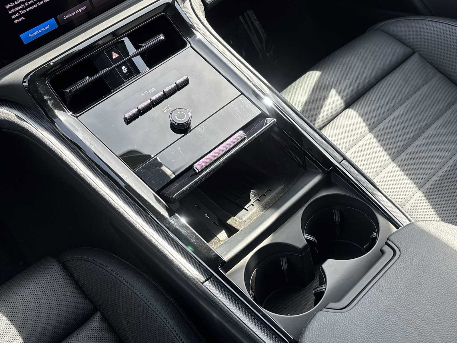 Used 2025 Porsche Panamera image 26