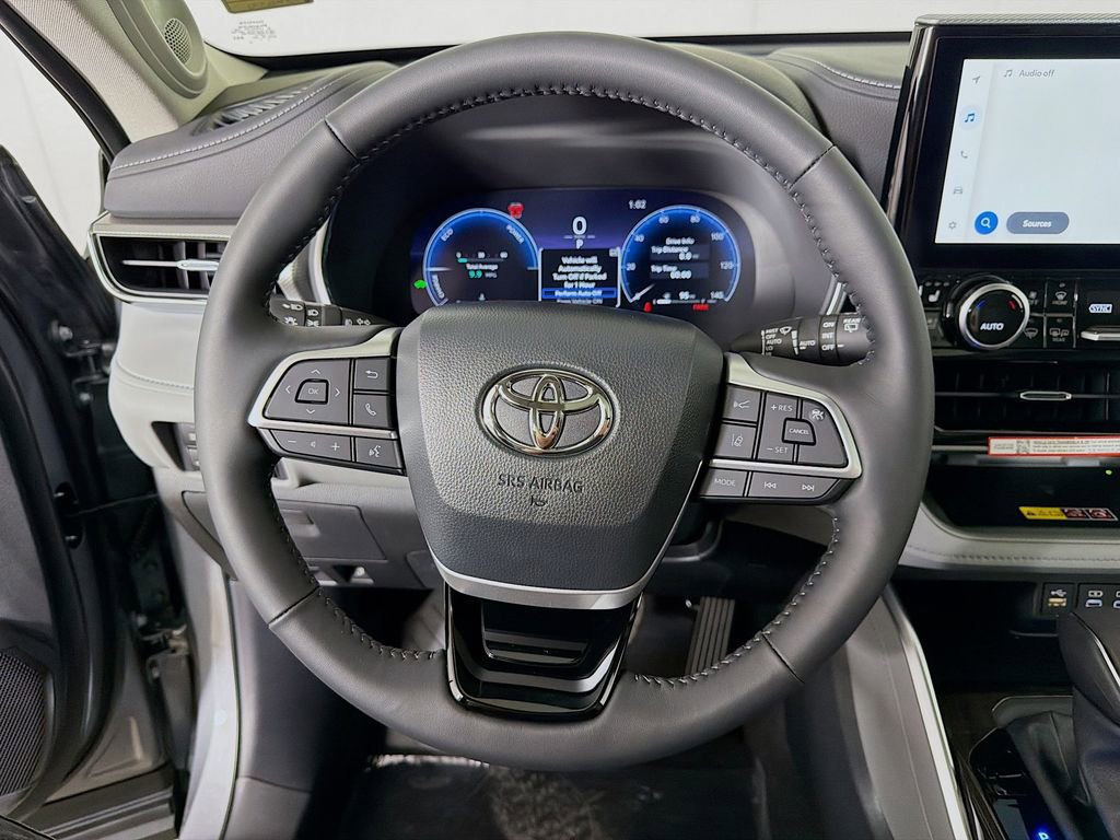 New 2026 Toyota Highlander Platinum image 12