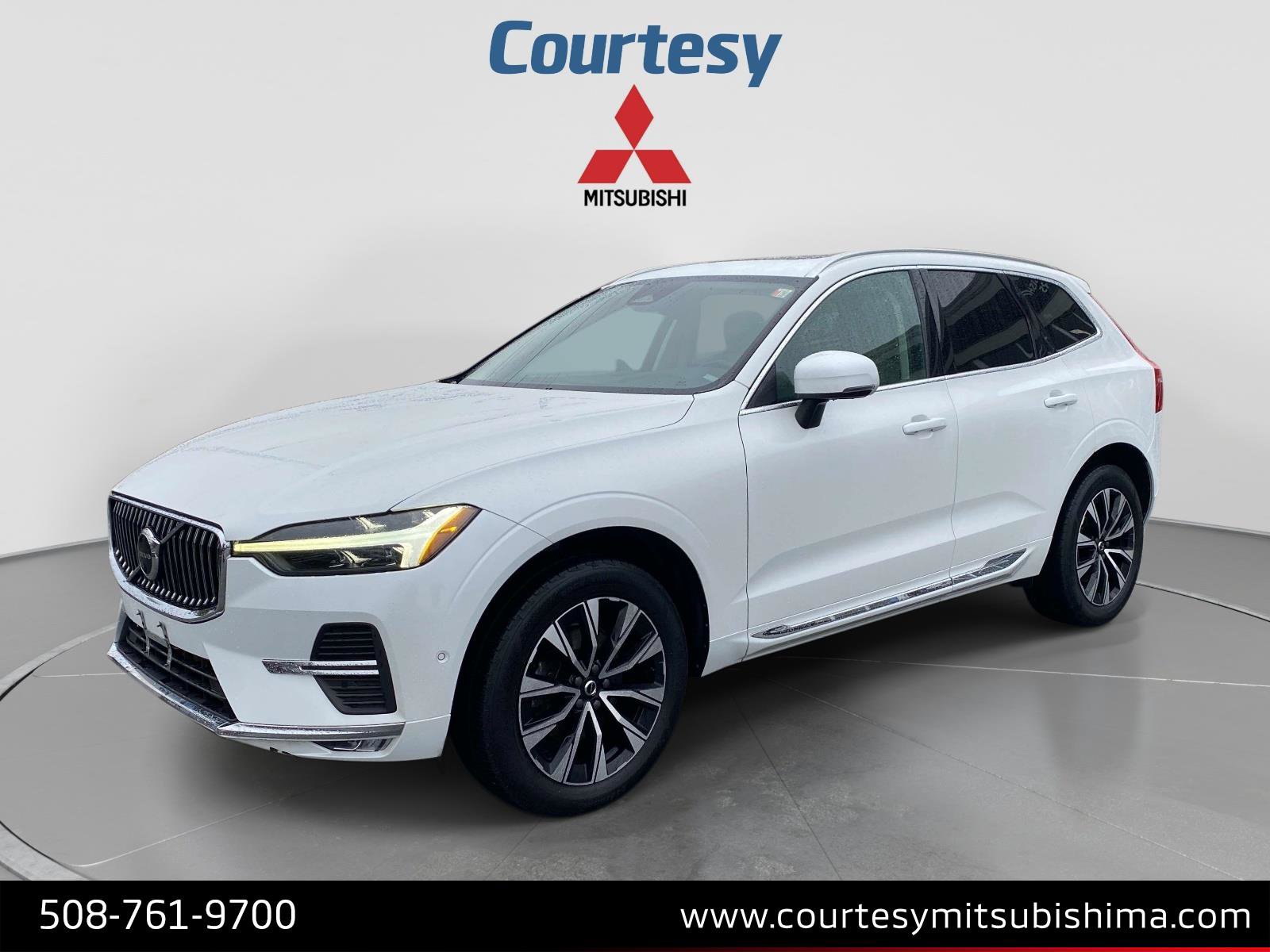 Used 2023 Volvo XC60 B5 Plus AWD/4WD image 1