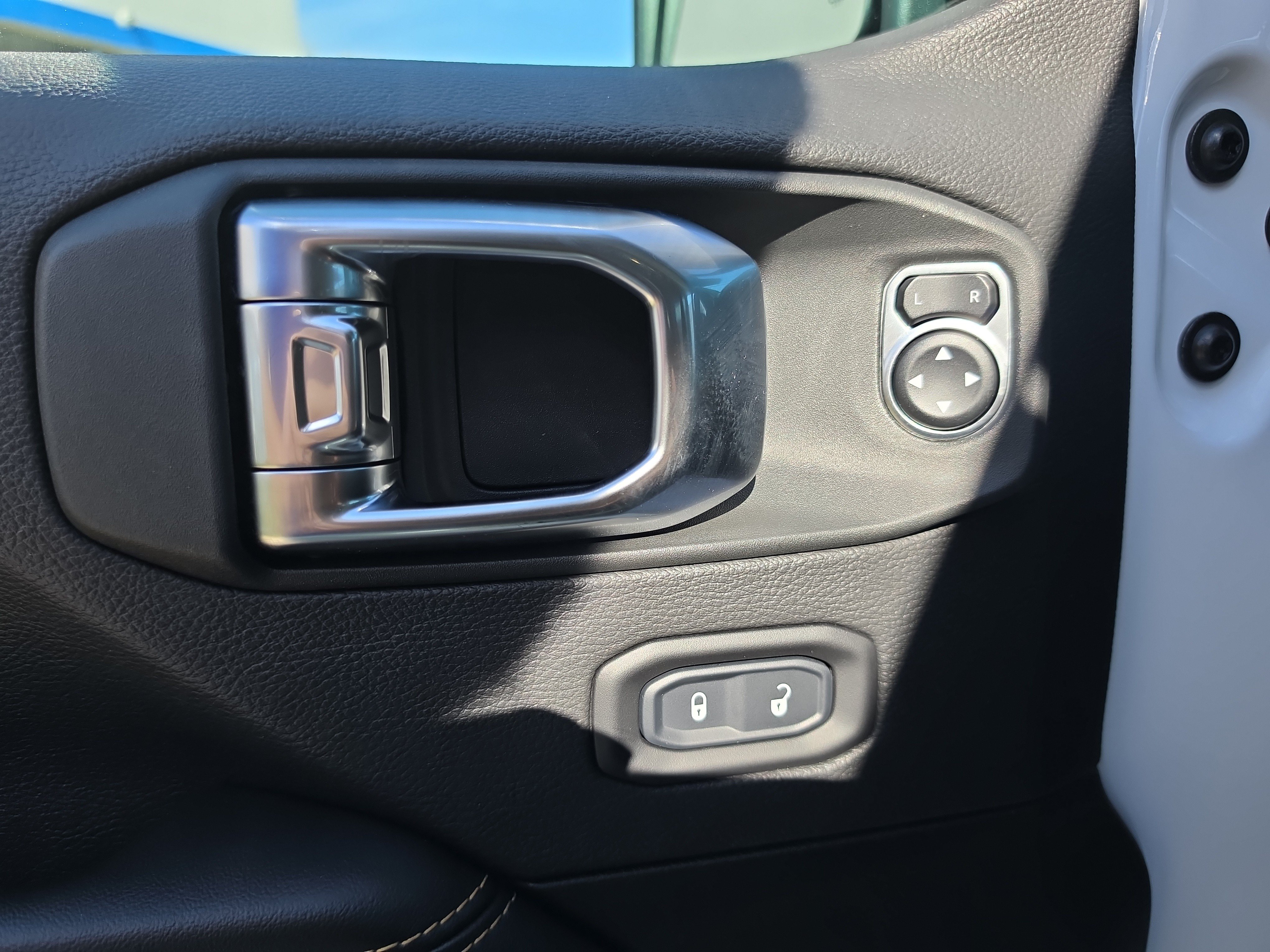 Used 2026 Jeep Wrangler Unlimited Sahara AWD/4WD image 18