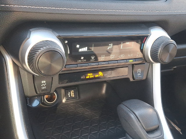 Used 2024 Toyota RAV4 LE AWD/4WD image 15