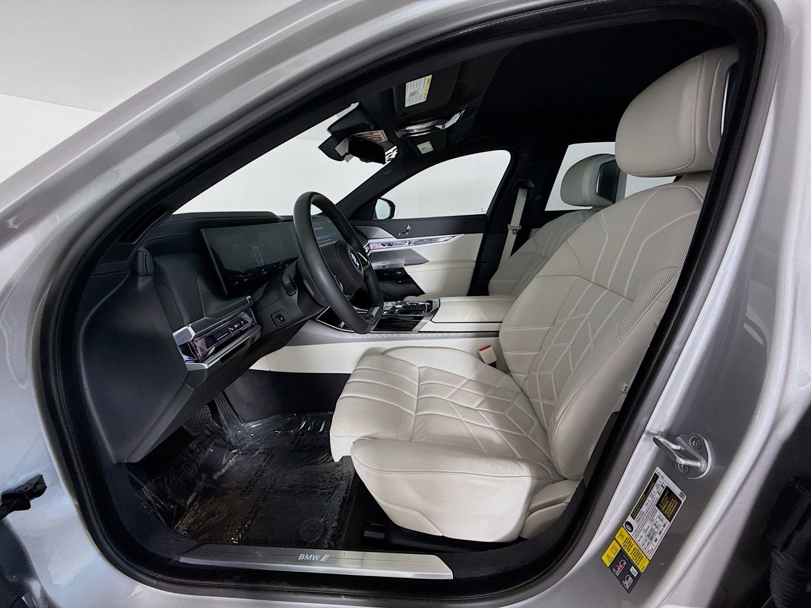 Certified 2023 BMW i7 xDrive60 image 22