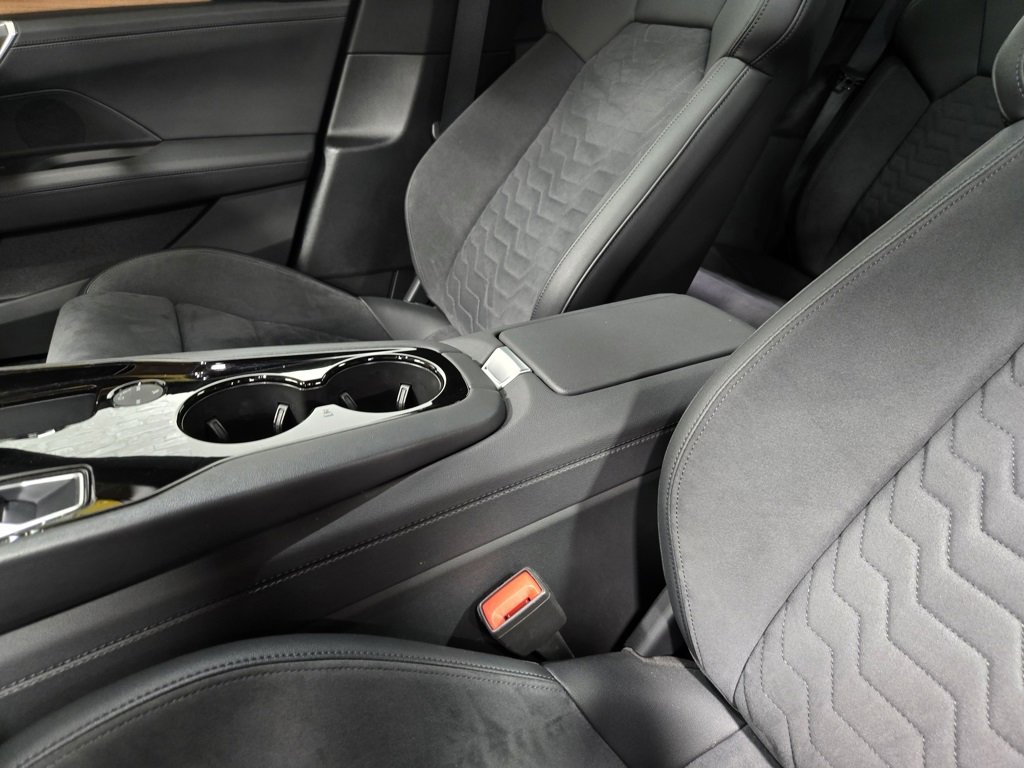 Used 2022 Audi e-tron GT Premium Plus image 29