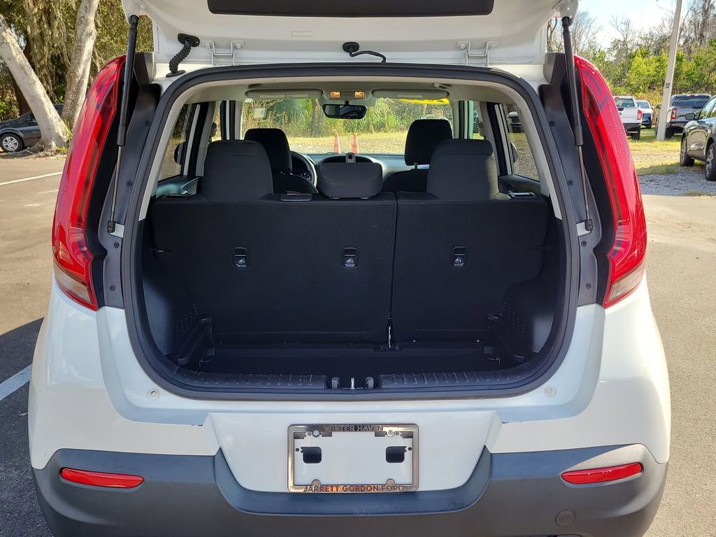 Used 2022 Kia Soul LX image 7
