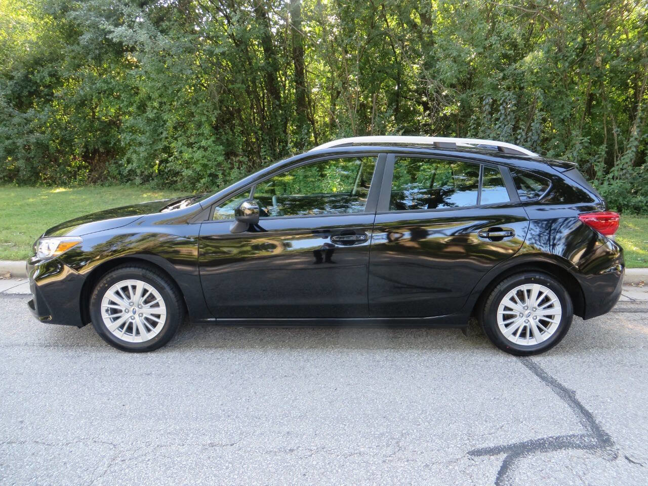 Used 2018 Subaru Impreza 2.0i Premium image 2